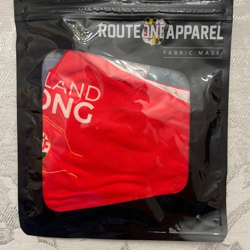 NWT Route One Apparel Maryland Strong Mask